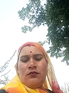 Snapshot of Chinki_pande chatting on 11.29.25 Chinki pande online show from 11.29.25
