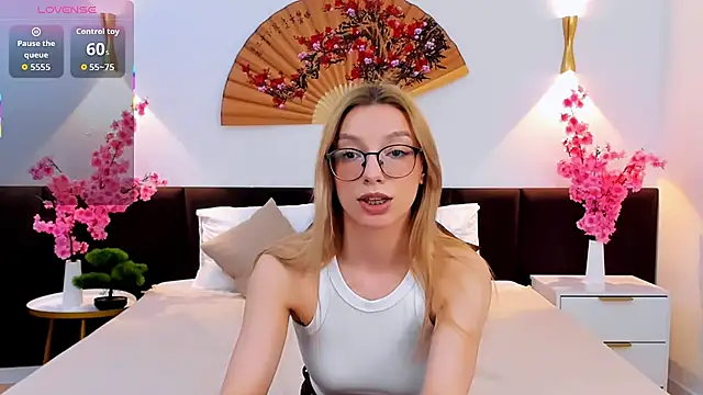 Snapshot of CindyMoriLove chatting on 01.16.26 CindyMoriLove online show from 01.16.26