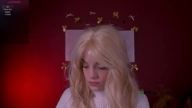 mia starrr  online show from 12.20.25