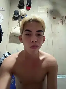 Snapshot of Urhotsilverboy chatting on 06.03.26 Urhotsilverboy online show from 06.03.26