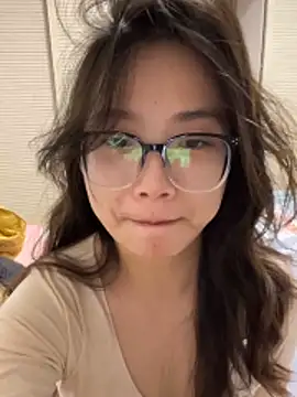 Snapshot of Hmm_0303 chatting on 02.13.26 Hmm 0303 online show from 02.13.26