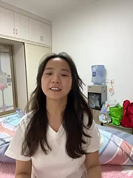 Snapshot of Hmm_0303 chatting on 02.14.26 Hmm 0303 online show from 02.14.26