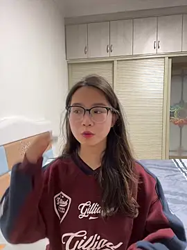 Snapshot of Hmm_0303 chatting on 02.15.26 Hmm 0303 online show from 02.15.26