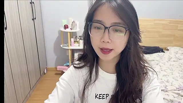 Snapshot of Hmm_0303 chatting on 02.22.26 Hmm 0303 online show from 02.22.26