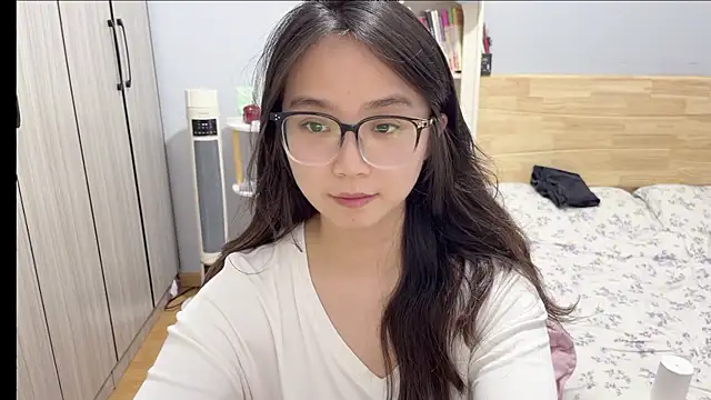 Snapshot of Hmm_0303 chatting on 02.22.26 Hmm 0303 online show from 02.22.26