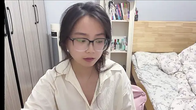 Snapshot of Hmm_0303 chatting on 02.26.26 Hmm 0303 online show from 02.26.26