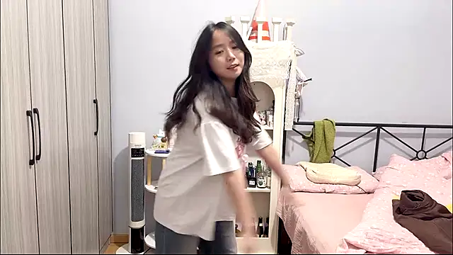 Snapshot of Hmm_0303 chatting on 03.19.26 Hmm 0303 online show from 03.19.26