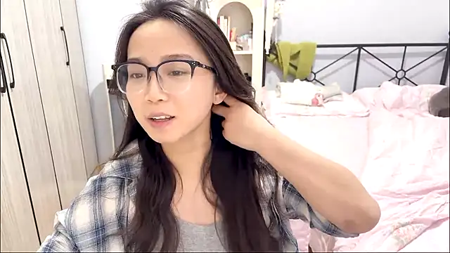 Snapshot of Hmm_0303 chatting on 03.23.26 Hmm 0303 online show from 03.23.26