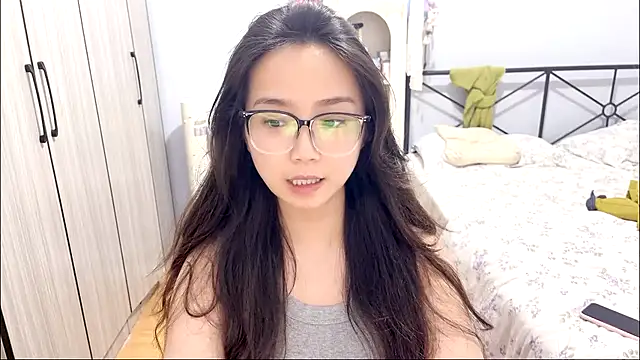 Snapshot of Hmm_0303 chatting on 04.08.26 Hmm 0303 online show from 04.08.26