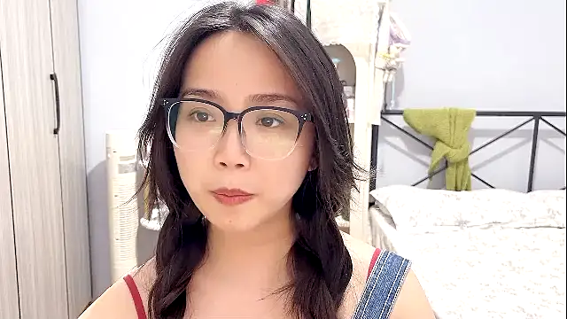 Snapshot of Hmm_0303 chatting on 04.10.26 Hmm 0303 online show from 04.10.26