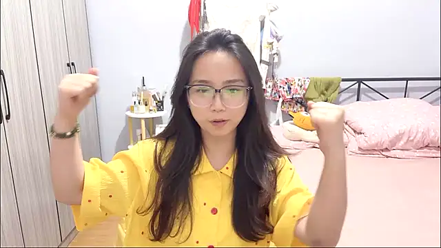 Snapshot of Hmm_0303 chatting on 04.16.26 Hmm 0303 online show from 04.16.26