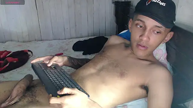 Snapshot of thebesthot chatting on 12.20.25 thebesthot online show from 12.20.25