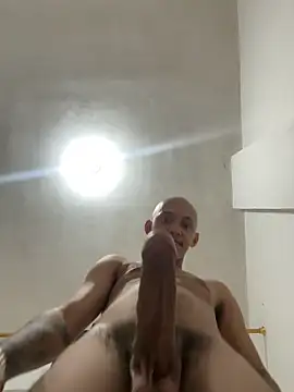 Snapshot of thebesthot chatting on 05.19.26 thebesthot online show from 05.19.26