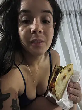 Snapshot of NathySweet chatting on 05.19.26 NathySweet online show from 05.19.26