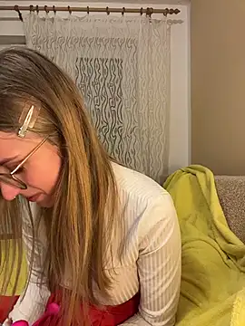 Snapshot of EveLunny chatting on 01.16.26 EveLunny online show from 01.16.26