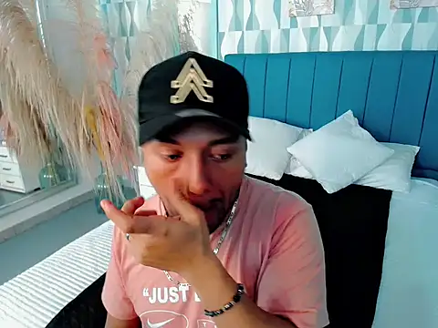 sebastian cruz  online show from 11.09.25