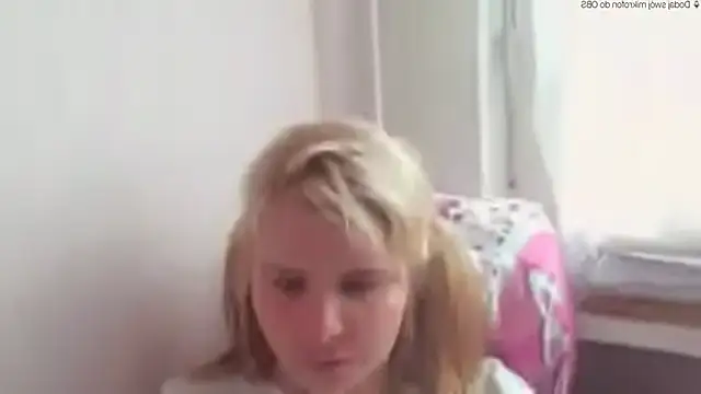 Snapshot of HornyElena chatting on 05.06.26 HornyElena online show from 05.06.26