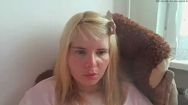 Snapshot of HornyElena chatting on 06.03.26 HornyElena online show from 06.03.26