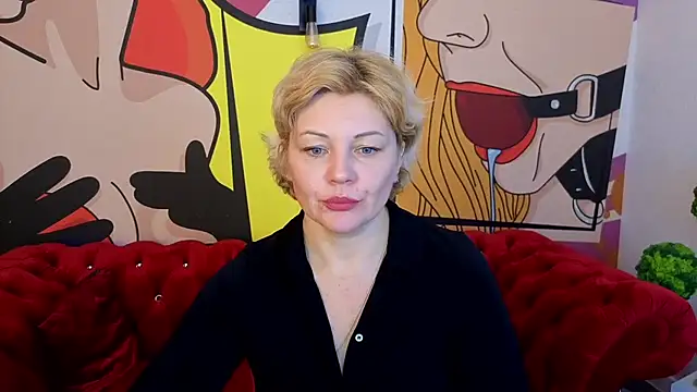 Snapshot of AmaraNights chatting on 11.11.25 AmaraNights online show from 11.11.25