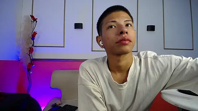 Tessachains 2  online show from 12.17.25