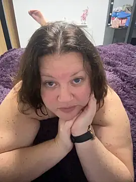 RealWoman84 online show from 11.13.25