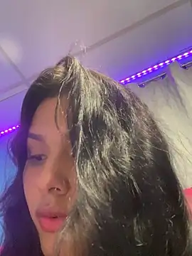Snapshot of Chiquinquira3 chatting on 11.22.25 Chiquinquira3 online show from 11.22.25