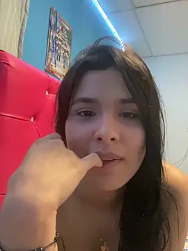 Snapshot of Chiquinquira3 chatting on 06.22.26 Chiquinquira3 online show from 06.22.26