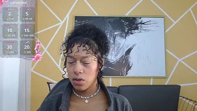 Snapshot of Agatha_Amaya chatting on 11.08.25 Agatha Amaya online show from 11.08.25