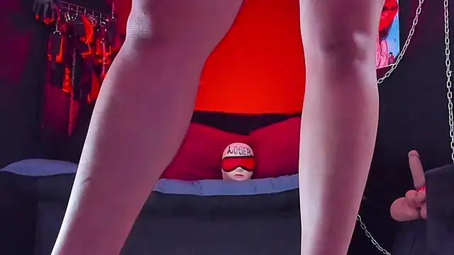 KatrinaStone online show from 04.15.26