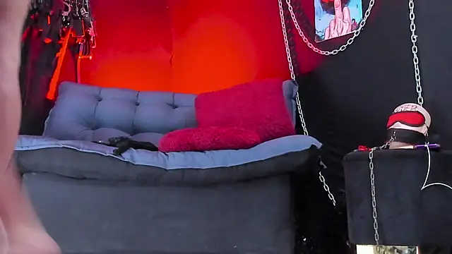 KatrinaStone online show from 04.17.26