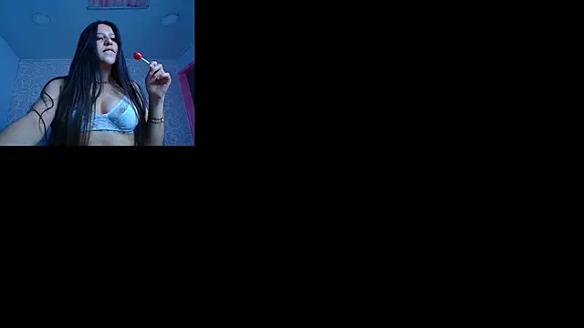 Snapshot of aria_ch2 chatting on 11.08.25 aria ch2 online show from 11.08.25