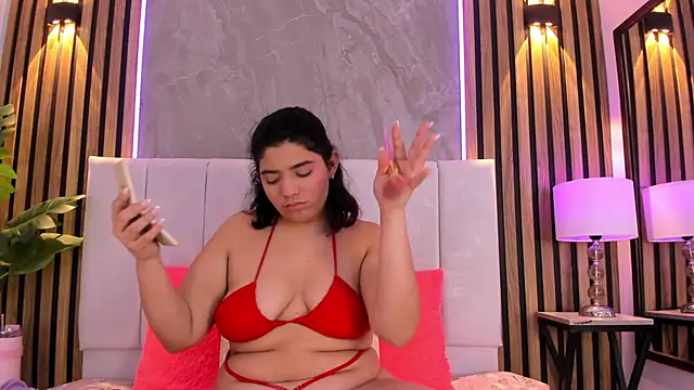 Carlotta de velour online show from 04.07.26