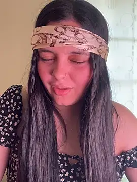 candicewest  online show from 04.18.26