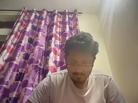 Snapshot of Your_yash2 chatting on 11.22.25 Your yash2 online show from 11.22.25