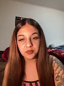 Snapshot of CurvyRush chatting on 11.10.25 CurvyRush online show from 11.10.25