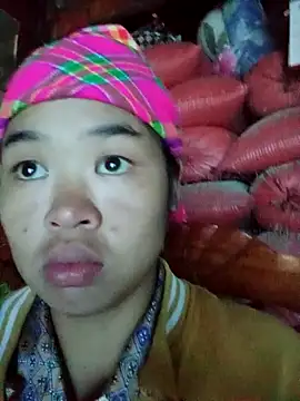 Snapshot of Mabel-122 chatting on 11.10.25 Mabel-122 online show from 11.10.25