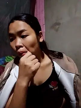 Snapshot of Mabel-122 chatting on 11.15.25 Mabel-122 online show from 11.15.25