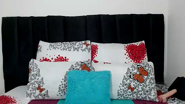 Miss-Berries online show from 03.28.26