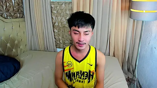 Snapshot of Urloverhardcock chatting on 05.15.26 Urloverhardcock online show from 05.15.26