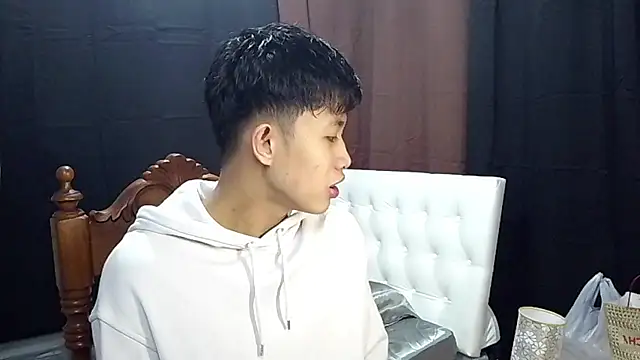 Snapshot of Urloverhardcock chatting on 07.24.26 Urloverhardcock online show from 07.24.26