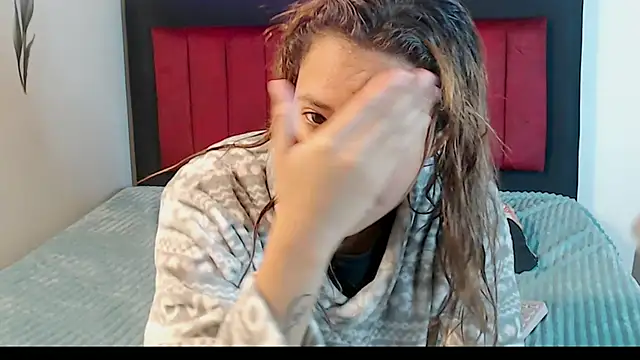 Snapshot of AMARYXS chatting on 11.27.25 AMARYXS online show from 11.27.25