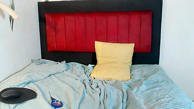 Snapshot of AMARYXS chatting on 02.19.26 AMARYXS online show from 02.19.26