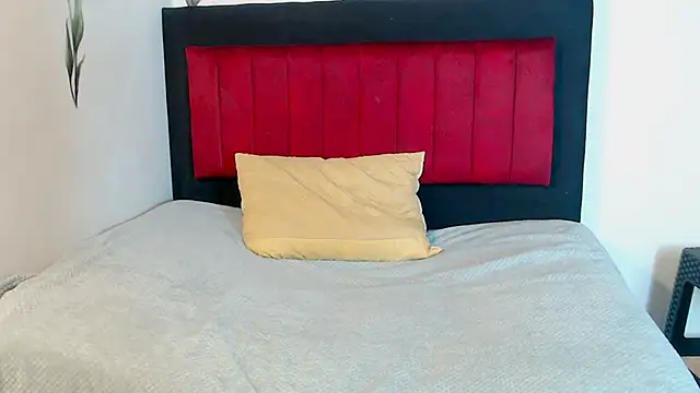 Snapshot of AMARYXS chatting on 02.19.26 AMARYXS online show from 02.19.26