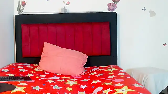 Snapshot of AMARYXS chatting on 02.25.26 AMARYXS online show from 02.25.26