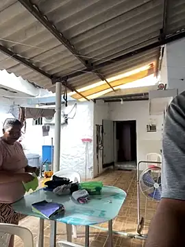 Snapshot of Maria-1976 chatting on 11.21.25 Maria-1976 online show from 11.21.25