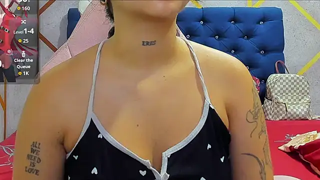 Snapshot of _vaiolet_owo chatting on 02.04.26 vaiolet owo online show from 02.04.26