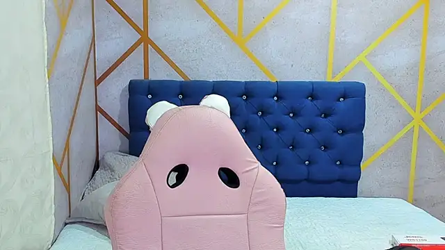 Snapshot of _vaiolet_owo chatting on 02.12.26 vaiolet owo online show from 02.12.26