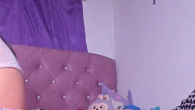 Snapshot of amy__a chatting on 11.13.25 amy a online show from 11.13.25