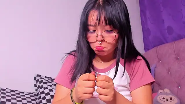 Snapshot of amy__a chatting on 01.08.26 amy a online show from 01.08.26