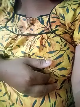 Snapshot of Rathi_telugu_couple chatting on 12.14.25 Rathi telugu couple online show from 12.14.25